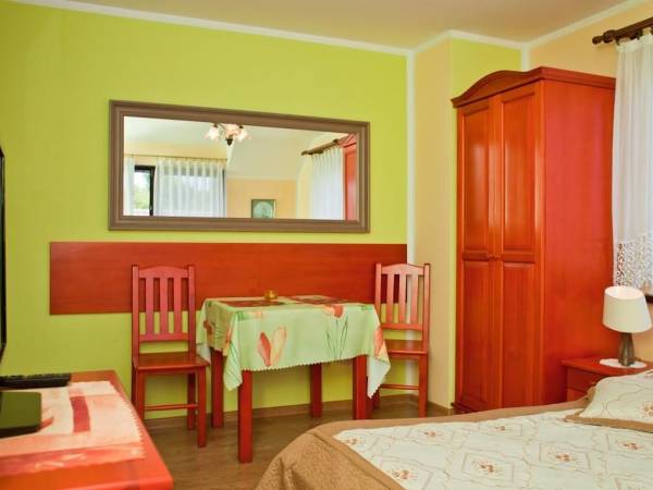 Pokój nr 10, 2-os z łazienką, balkonem, dostępem do aneksu kuchennego