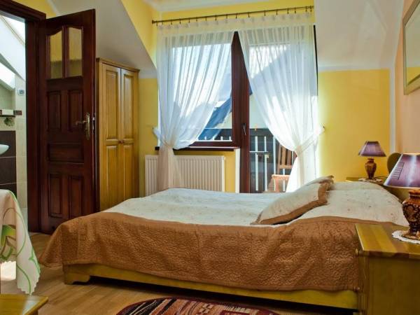 Pokój nr 8, 2-os z łazienką, balkonem, dostępem do kuchni