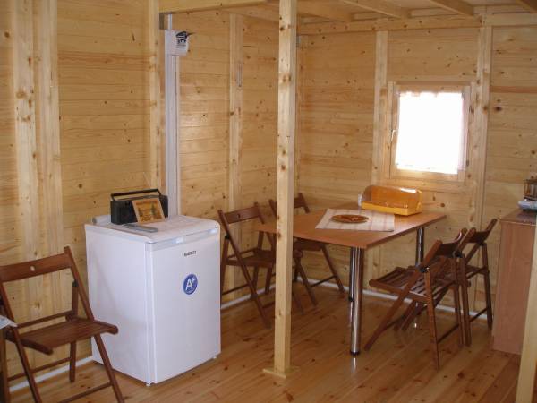 DOMKI LETNISKOWE NAD JEZIOREM NA MAZURACH 