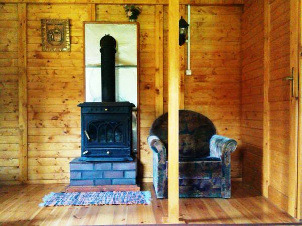 DOMKI LETNISKOWE NAD JEZIOREM NA MAZURACH 