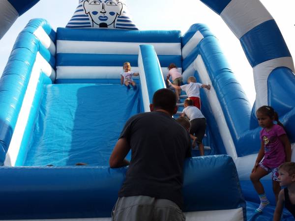 DMUCHANA ZJEŻDŻALNIA