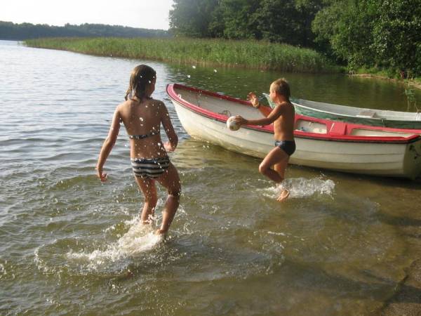 PLAŻA RAJSKA ZATOKA 100 METRÓW PIASZCZYSTE DNO Z ŁAGODNYM SPADKIEM 100 METRÓW