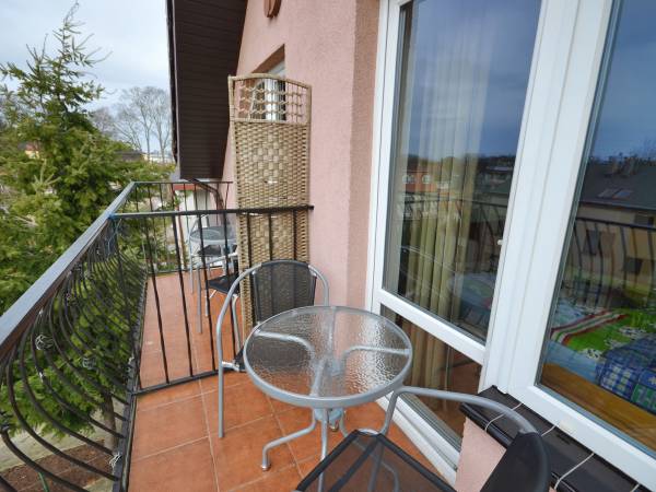 Balkony przy pokojach.