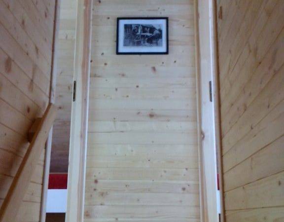 wejście na piętro do dwóch sypialni (domki 1-8)