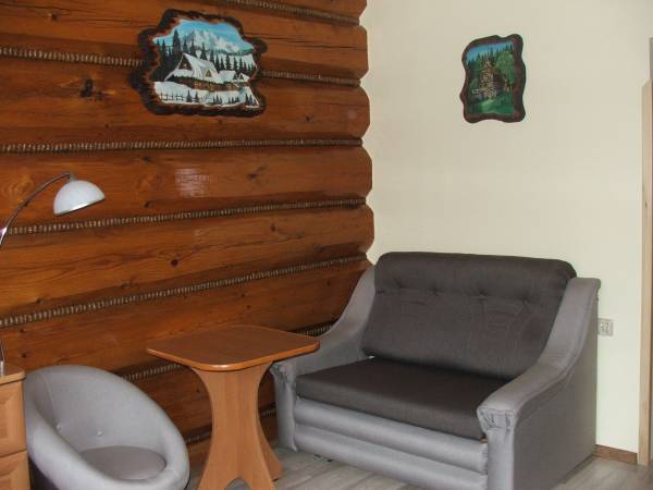 pokój 3 z łazienka