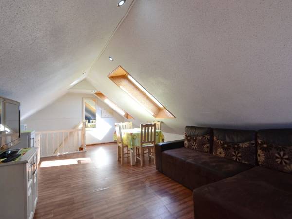 Pokój nr 14, 4-os z łazienką i aneksem kuchennym