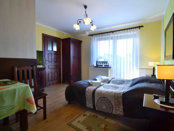 Pokój nr 11, 2-os z łazienką, balkonem, dostępem do aneksu kuchennego