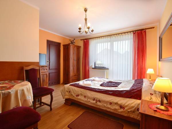 Pokój nr 6, 2-os z łazienką, balkonem, dostępem do aneksu kuchennego