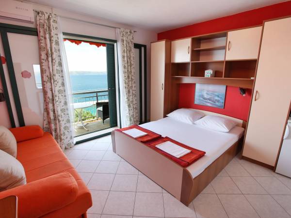 Studio apartment with seaview