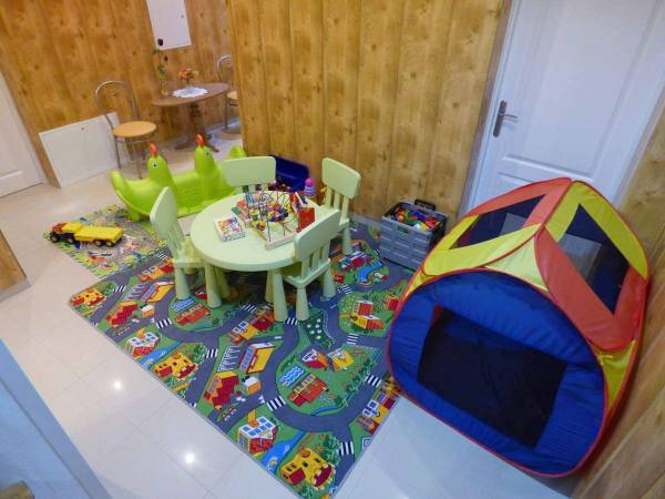 pomieszczenie do zabaw dla dzieci