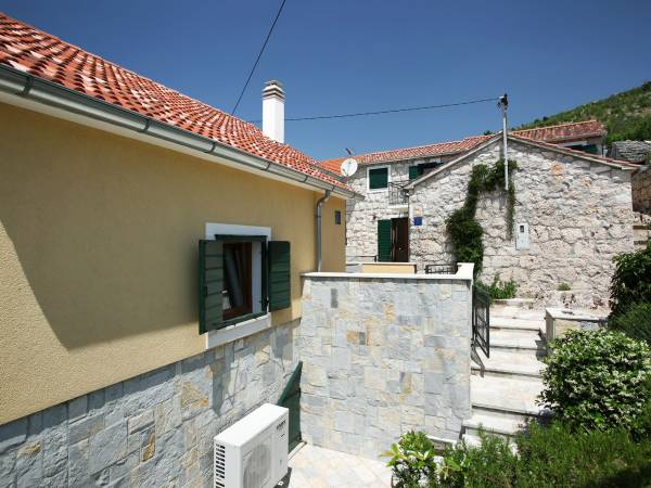 Domy Blažev Široke