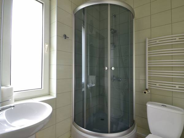 JAGA-łazienka pokoju 3 osobowego