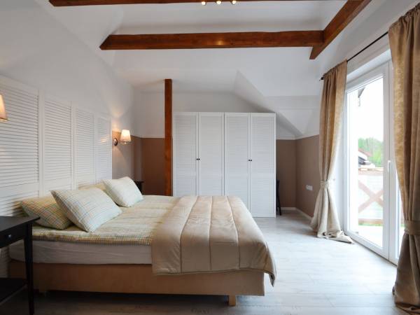 Apartament B - wygodna i przestronna sypialnia.