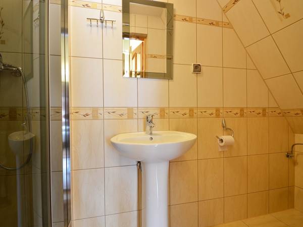 łazienką do pok. 3 os