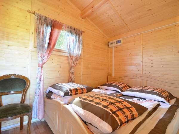 Domki i pokoje Nadia