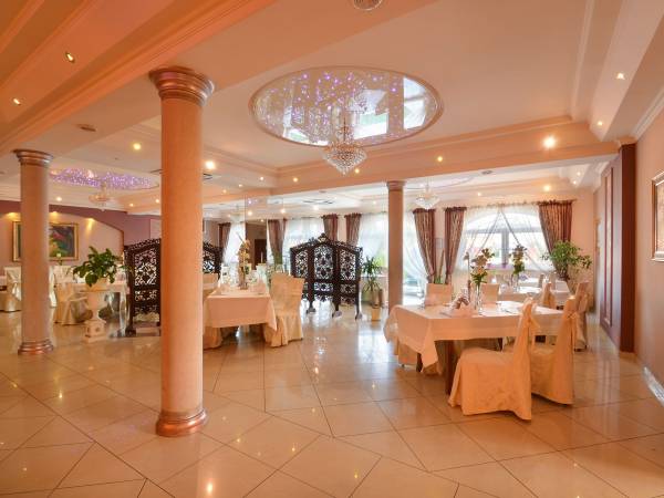 Hotel Akropol - Grupy i Wycieczki 