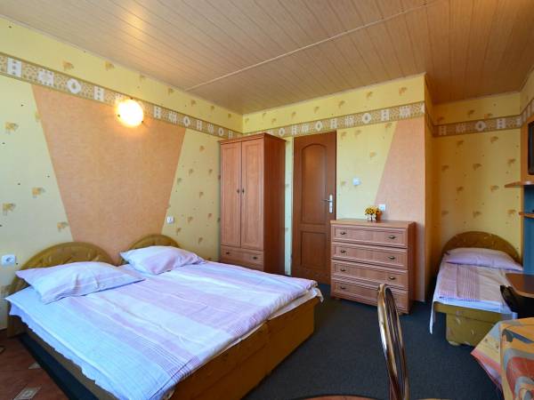 Pokój w pawilone 2 lub 3 os.