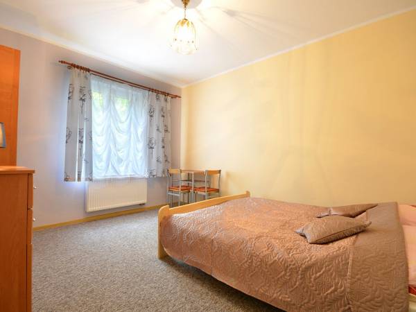 mieszkanie dla 4-5 osób sypialnia